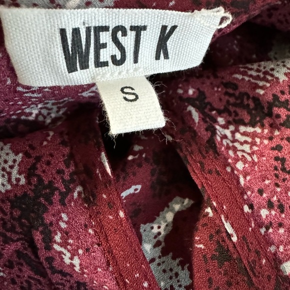 Maroon Tie Bottom Loose Fit Blouse 3/4 Sleeve Key Hole Front Scoop Neck Small - Picture 3 of 3